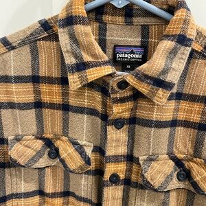 Patagonia Men's Long-Sleeved Fjord Flannel Shirt
Style #
53947